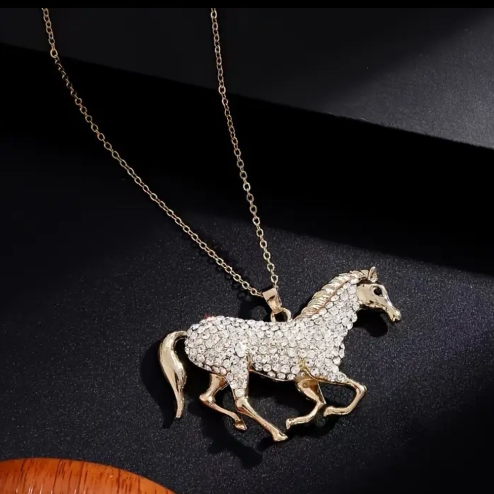 NEW Elegant Gold Horse Pendant Necklace